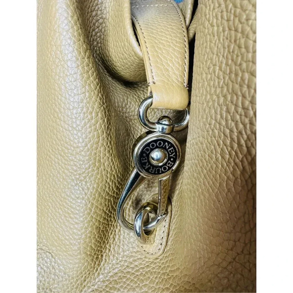 Dooney & Bourke Samba Logo Lock Sac with Keyring - Picture 3 of 9